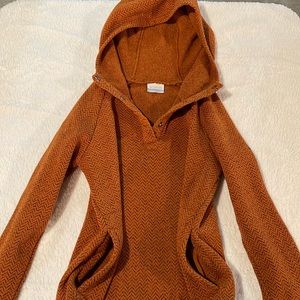 Columbia sweatshirt with side pockets